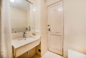 Hotel Bmk Grand By FabHotels