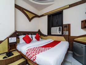 Hotel Cottage Crown Plaza By OYO Rooms