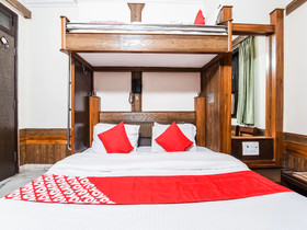 Hotel Cottage Crown Plaza By OYO Rooms