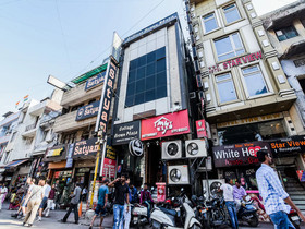 Hotel Cottage Crown Plaza By OYO Rooms