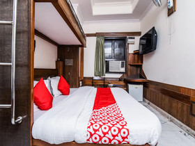 Hotel Cottage Crown Plaza By OYO Rooms