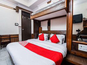 Hotel Cottage Crown Plaza By OYO Rooms
