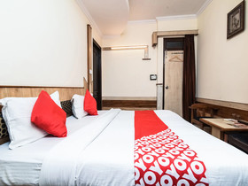 Hotel Cottage Crown Plaza By OYO Rooms