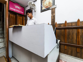 Hotel Cottage Crown Plaza By OYO Rooms