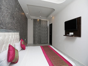 Hotel Diplomat Regency by OYO Rooms