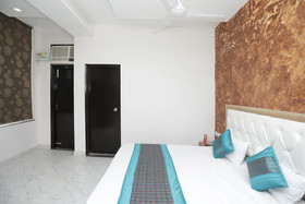 Hotel Diplomat Regency by OYO Rooms