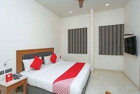 Hotel Green Castle by OYO Rooms