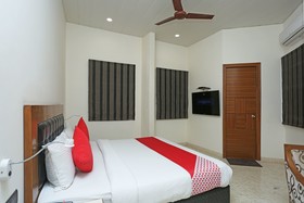 Hotel Green Castle by OYO Rooms