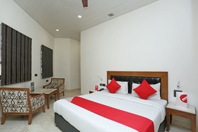 Hotel Green Castle by OYO Rooms