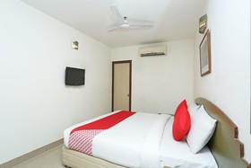 Hotel Green Castle by OYO Rooms