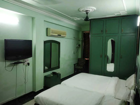 Hotel Green Palace By ADB Rooms