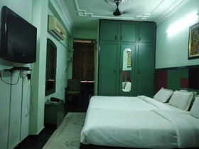 Hotel Green Palace By ADB Rooms
