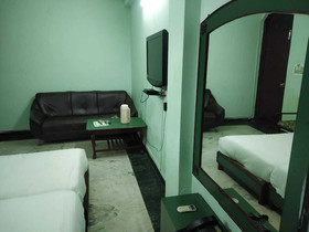 Hotel Green Palace By ADB Rooms