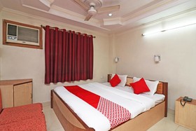 Hotel Hukum Palace by OYO Rooms