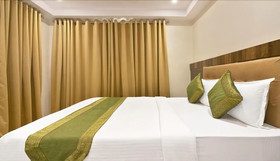 Hotel LA Pearl Inn