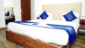 Hotel LA Pearl Inn