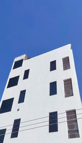 Hotel LA Pearl Inn