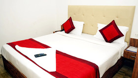 Hotel LA Pearl Inn