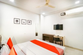 Hotel Mannat by OYO Rooms