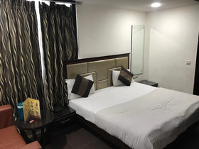 Hotel Metro Plaza by ADB Rooms