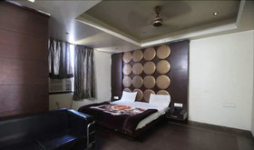 Hotel Metro Plaza by ADB Rooms