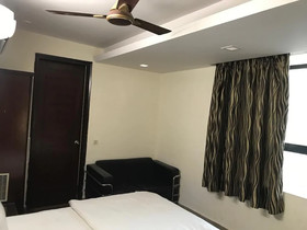 Hotel Metro Plaza by ADB Rooms