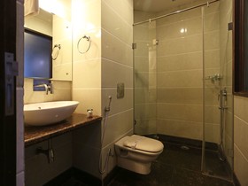 Hotel Mint Park Blue by OYO