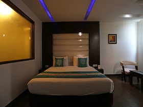 Hotel Mint Park Blue by OYO