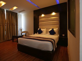 Hotel Mint Park Blue by OYO
