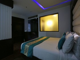 Hotel Mint Park Blue by OYO