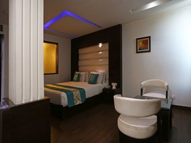 Hotel Mint Park Blue by OYO