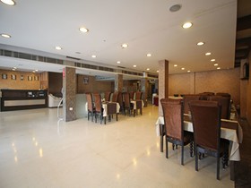 Hotel Mint Park Blue by OYO