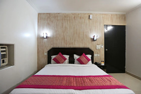 Noratan Palace by OYO Rooms