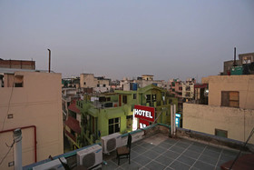 Noratan Palace by OYO Rooms