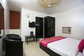 Noratan Palace by OYO Rooms