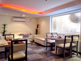 Hotel Om International