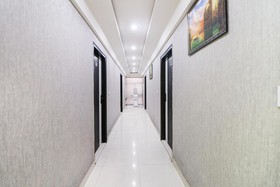 Hotel Paradise by OYO Rooms