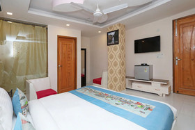 Hotel Qlark by OYO Rooms