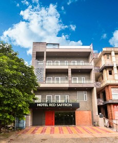 Super Townhouse Rohini Sector 23