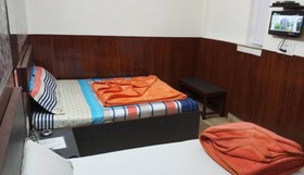 Hotel Roadway Inn Delhi by Goroomgo