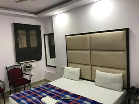 Hotel Saya Deluxe New Delhi Railway Station by ADB Rooms