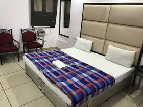 Hotel Saya Deluxe New Delhi Railway Station by ADB Rooms