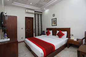 Hotel Sun City by OYO