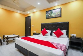 Hotel Taj Home Stay by OYO Rooms