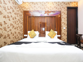 Capital O 47820 Luxury Stay