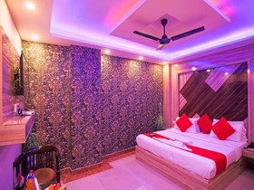 Capital O 47820 Luxury Stay