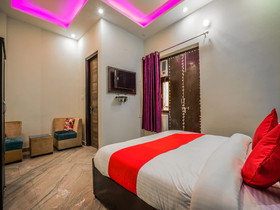 Janak Residency By OYO Rooms