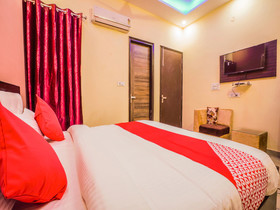 Janak Residency By OYO Rooms