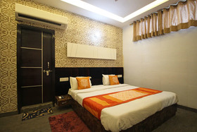 JK Hotel By OYO Rooms