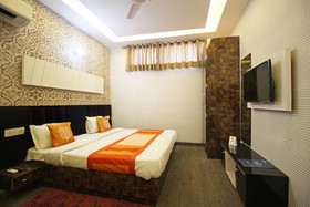 JK Hotel By OYO Rooms